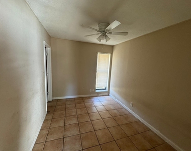 1430 N Stacy Street N - Photo Thumbnail 6