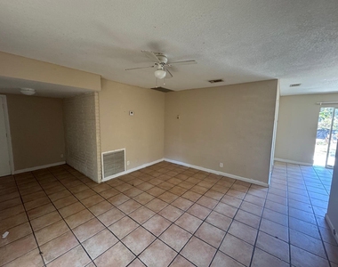 1430 N Stacy Street N - Photo Thumbnail 2