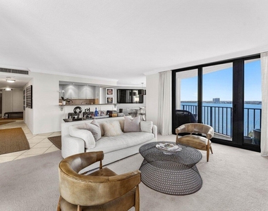 5420 N Ocean Drive - Photo Thumbnail 6