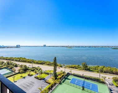 5420 N Ocean Drive - Photo Thumbnail 15