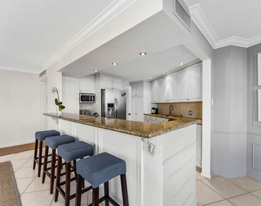 5420 N Ocean Drive - Photo Thumbnail 14