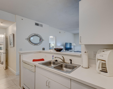 630 S Sapodilla Avenue - Photo Thumbnail 20