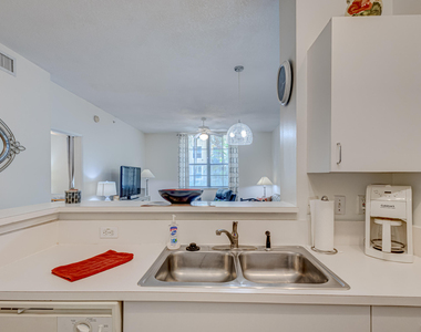 630 S Sapodilla Avenue - Photo Thumbnail 21