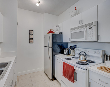 630 S Sapodilla Avenue - Photo Thumbnail 18