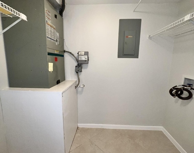 231 Pine Hov Circle - Photo Thumbnail 12