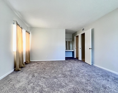 231 Pine Hov Circle - Photo Thumbnail 8
