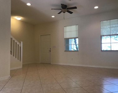 141 E Thatch Palm Circle - Photo Thumbnail 4