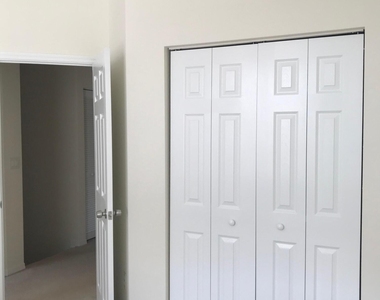 141 E Thatch Palm Circle - Photo Thumbnail 19