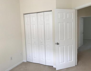 141 E Thatch Palm Circle - Photo Thumbnail 24