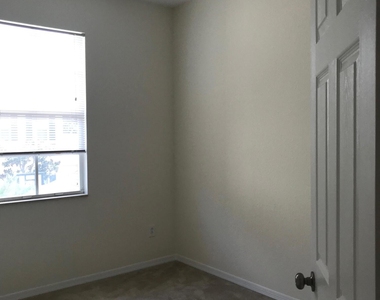 141 E Thatch Palm Circle - Photo Thumbnail 23