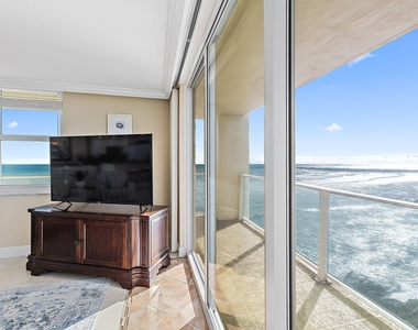 5440 N Ocean Drive - Photo Thumbnail 18