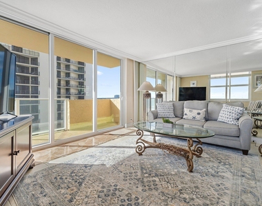 5440 N Ocean Drive - Photo Thumbnail 14