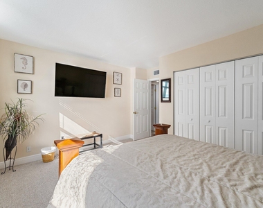5440 N Ocean Drive - Photo Thumbnail 30