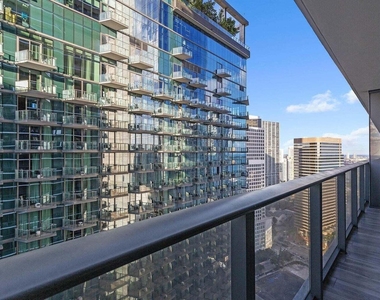 801 S Miami Avenue - Photo Thumbnail 2