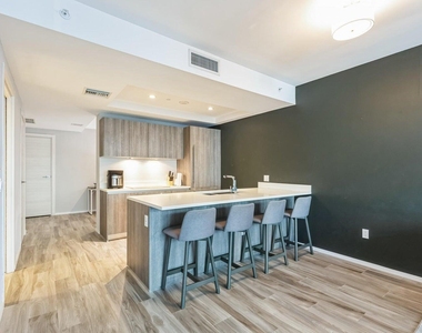 801 S Miami Avenue - Photo Thumbnail 10
