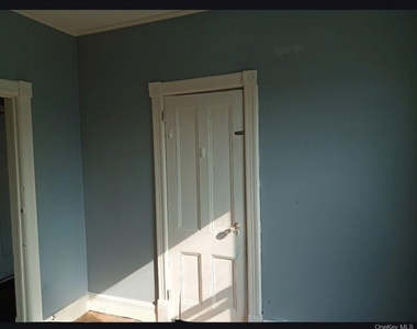 156 N Clinton Street N - Photo Thumbnail 11