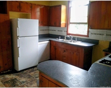 156 N Clinton Street N - Photo Thumbnail 3