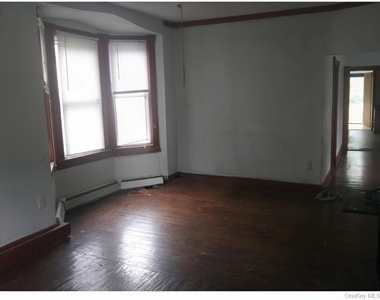 156 N Clinton Street N - Photo Thumbnail 9