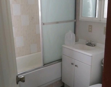 156 N Clinton Street N - Photo Thumbnail 6