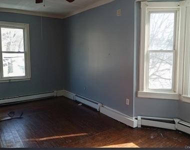 156 N Clinton Street N - Photo Thumbnail 12
