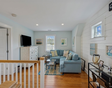 50 Lamb Avenue - Photo Thumbnail 9