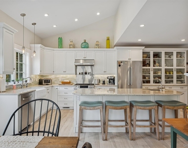 50 Lamb Avenue - Photo Thumbnail 4