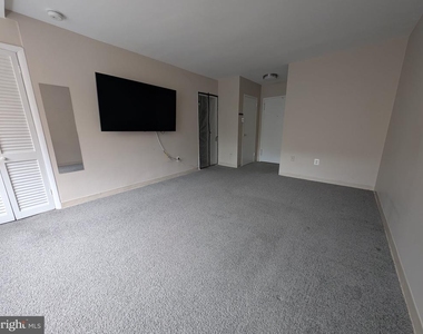 1111 Arlington Boulevard - Photo Thumbnail 8