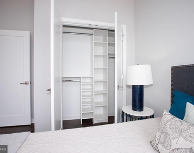 1534 Ridge Avenue - Photo Thumbnail 9