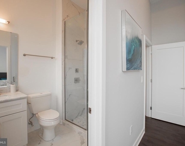 1534 Ridge Avenue - Photo Thumbnail 11