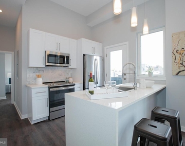 1534 Ridge Avenue - Photo Thumbnail 3
