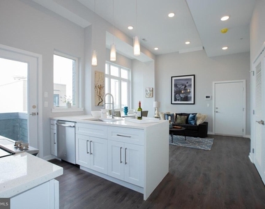 1534 Ridge Avenue - Photo Thumbnail 2