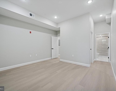 103 103 N 63rd - Photo Thumbnail 6