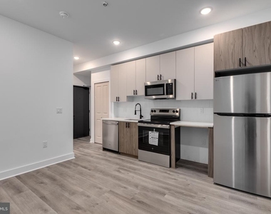 715 W Cumberland Street - Photo Thumbnail 2
