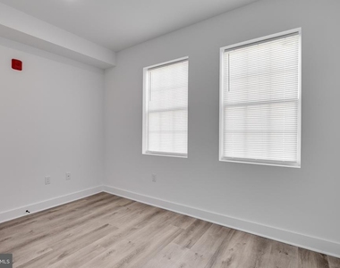 715 W Cumberland Street - Photo Thumbnail 1