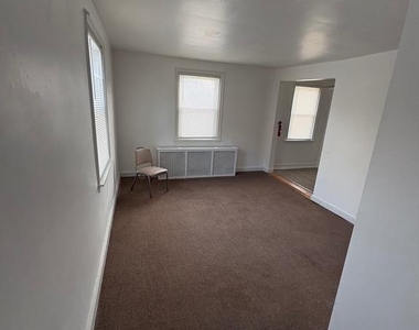 636 W Park Lane - Photo Thumbnail 18