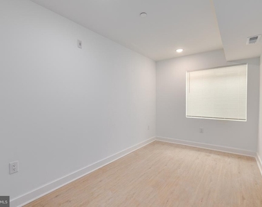 4153 Mantua Avenue - Photo Thumbnail 3