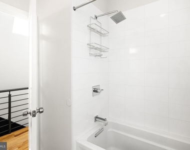 842 N Leithgow Street - Photo Thumbnail 19