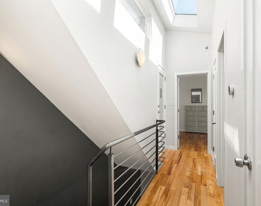 842 N Leithgow Street - Photo Thumbnail 15