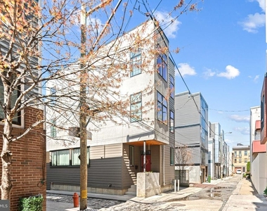 842 N Leithgow Street - Photo Thumbnail 27