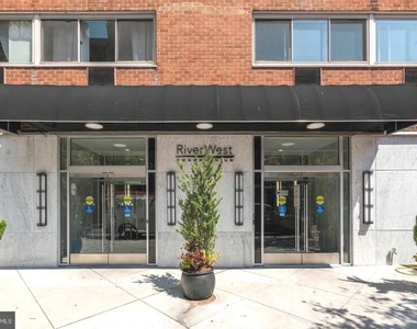 2101 Chestnut Street - Photo Thumbnail 3