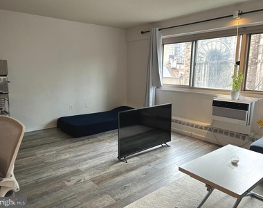 2101 Chestnut Street - Photo Thumbnail 10