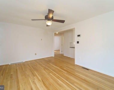 4400 Garrett Park Road - Photo Thumbnail 3