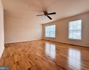 18905 Lark Song Terrace - Photo Thumbnail 10
