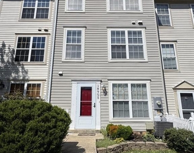 18905 Lark Song Terrace - Photo Thumbnail 17