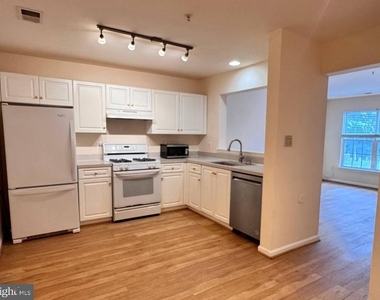 18905 Lark Song Terrace - Photo Thumbnail 2