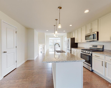 2725 Bristol Rdg Drive - Photo Thumbnail 2