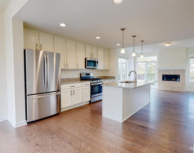 2725 Bristol Rdg Drive - Photo Thumbnail 3