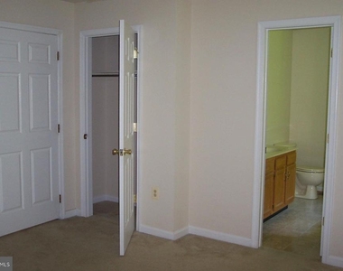 8435 Chesley Drive - Photo Thumbnail 9