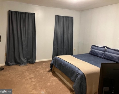 8435 Chesley Drive - Photo Thumbnail 7