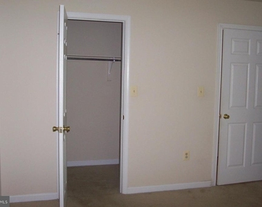 8435 Chesley Drive - Photo Thumbnail 10